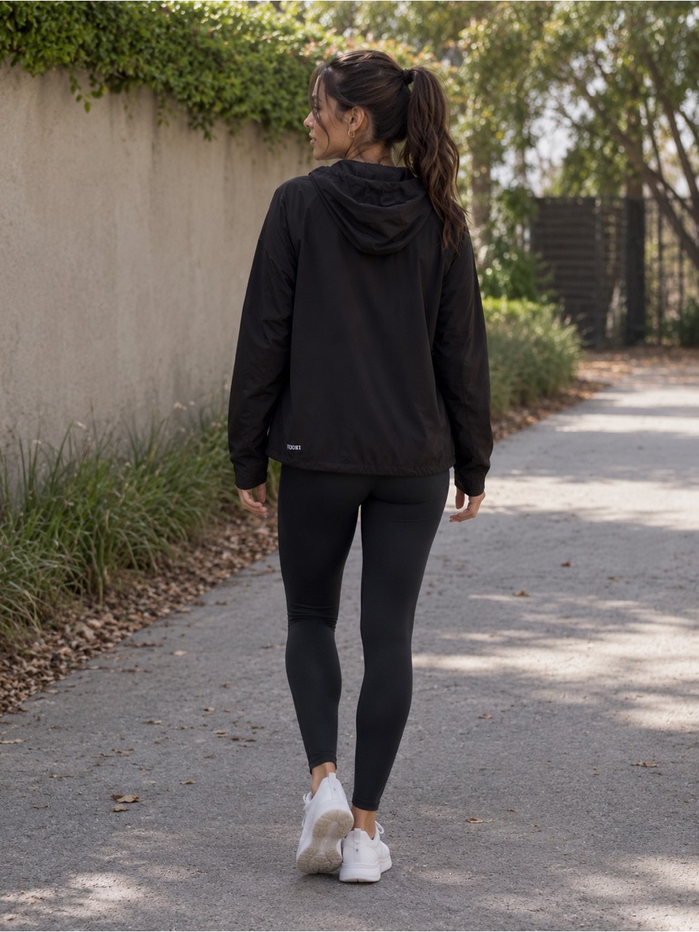 Vuori Black Hooded Performance Jacket XL Lightweight Zip Front Needs Repair - Picture 6 of 6